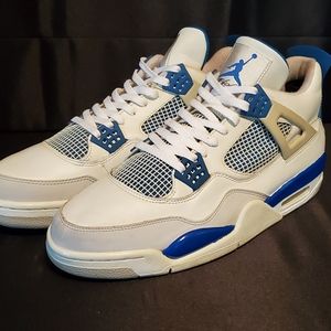 Military Jordan 4's
